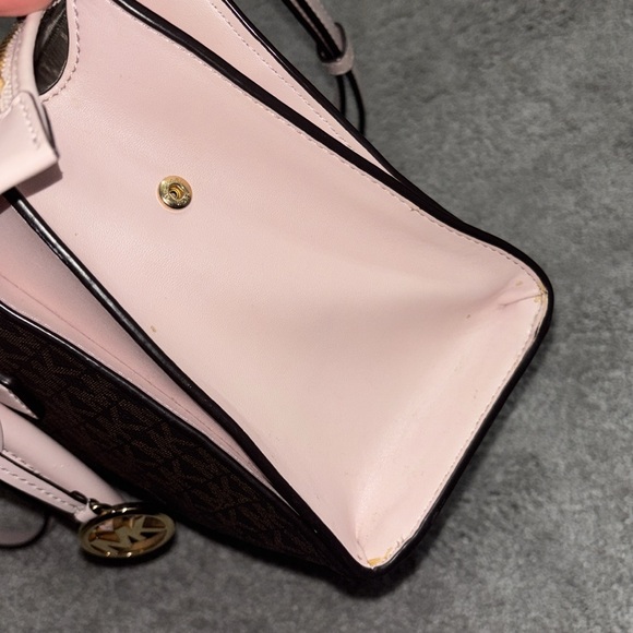 Micheal Kors Hope Powder Blush Medium Messenger - Picture 16 of 16